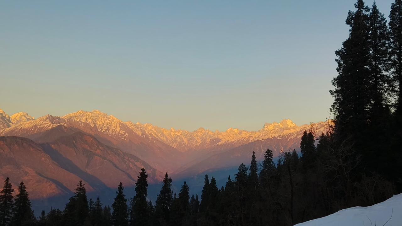 Alpine Thrills gallery — kedarkantha-scenic2